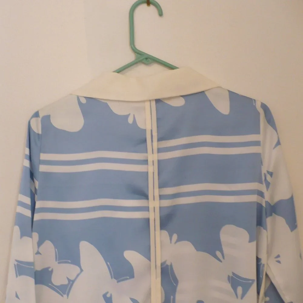 ❤️Top Ma Petite Francee Paris Blue & White Floral Blouse Size Medium - Picture 6 of 7